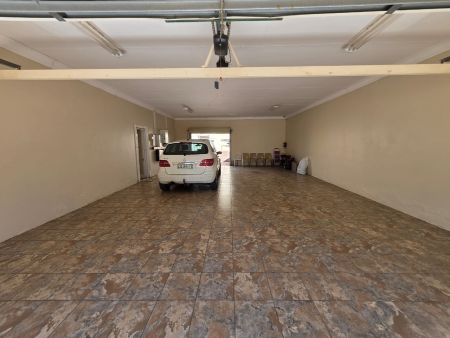 8 Bedroom Property for Sale in Riebeeckstad Free State